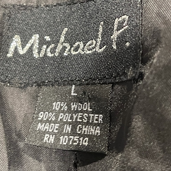 Women’s peacoat and hat - Picture 6 of 7